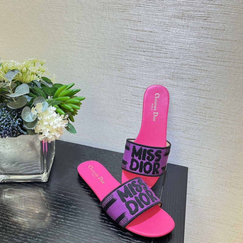 ch**an D*or slippers